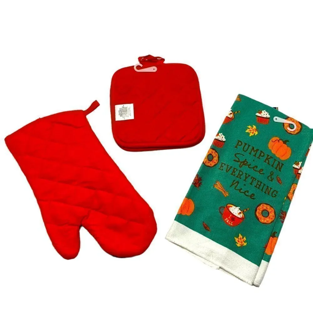 NWT 4 Piece Thanksgiving Kitchen Set Pot Holders/ Oven Mitts & Towel